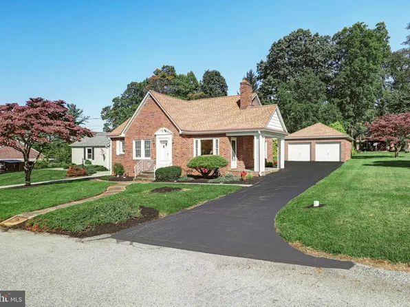 17 Ovelton Ave, Stewartstown, PA 17363