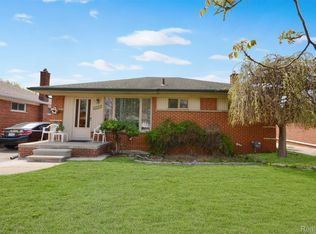 26081 Janet Ct, Roseville, MI 48066