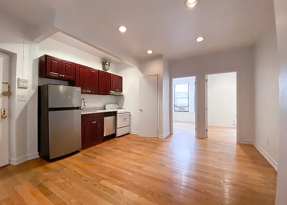 Rented by Kahen Properties | media 17