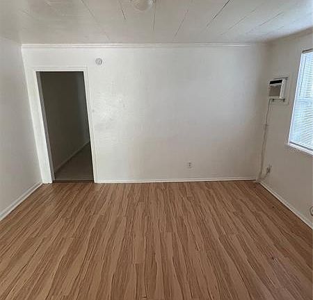 5th image of 6914 N Central Ave