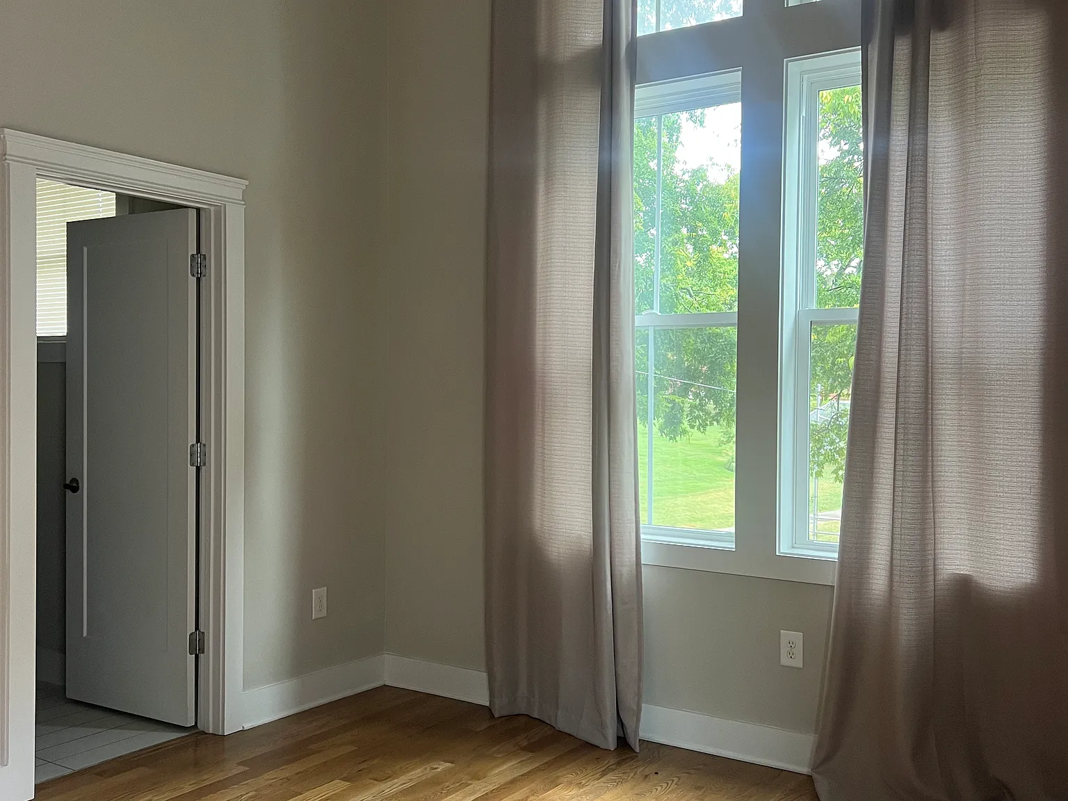 4 bed, 3.5 bath, 1772 sqft, $3,900 — Photo 4