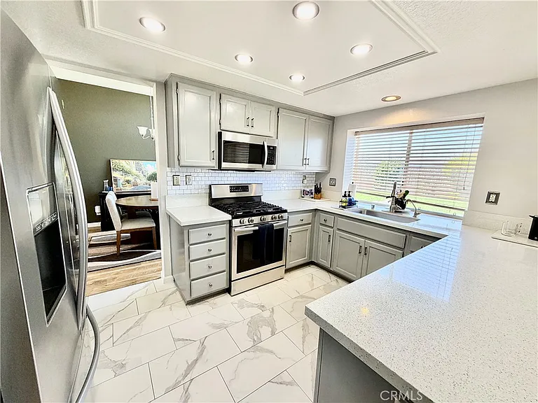 39711 Barberry Ct — Photo 16