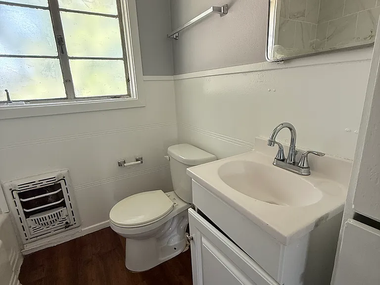 2101 College Ave #4 — Photo 16