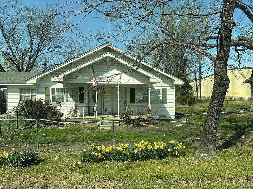 1st image of 915 Tennessee Ave