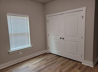 61 Arnco 4th St, Newnan, GA 30263