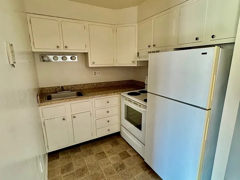 983 Parkside Pl #A4 — Photo 5