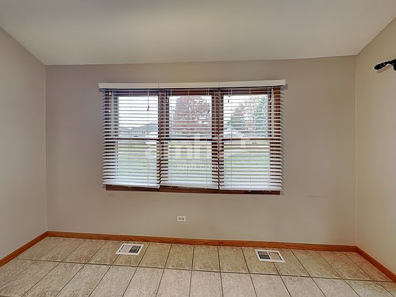 5th image of 1113 Geneva St