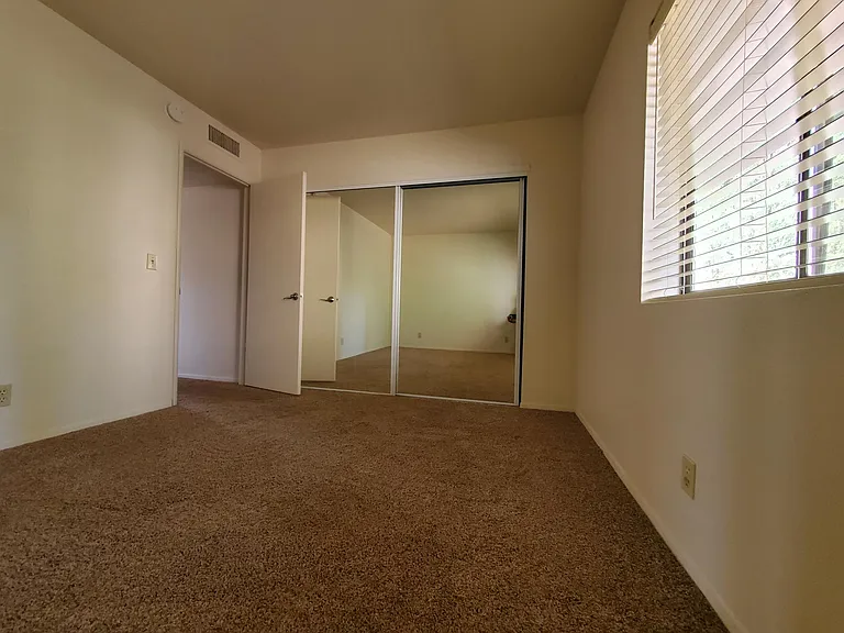 370 Fairway Oaks Dr #A — Photo 34
