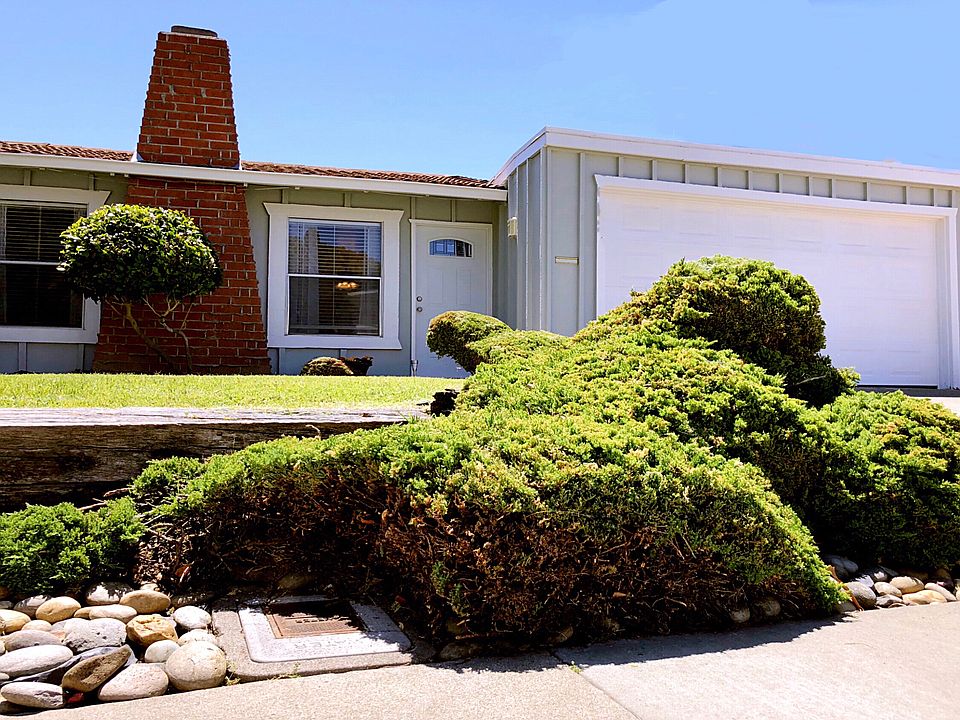 2nd image of 33041 Lake Huron St