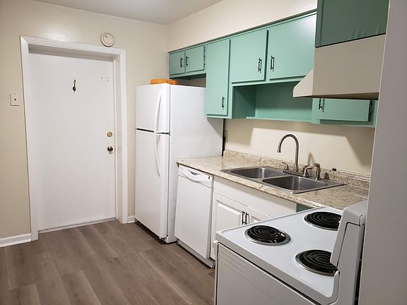 4th image of 3824 NW 45th St #A