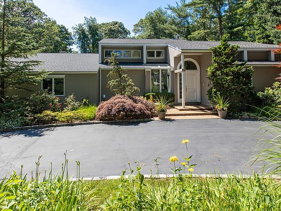 2nd image of 10 Kodiak Dr