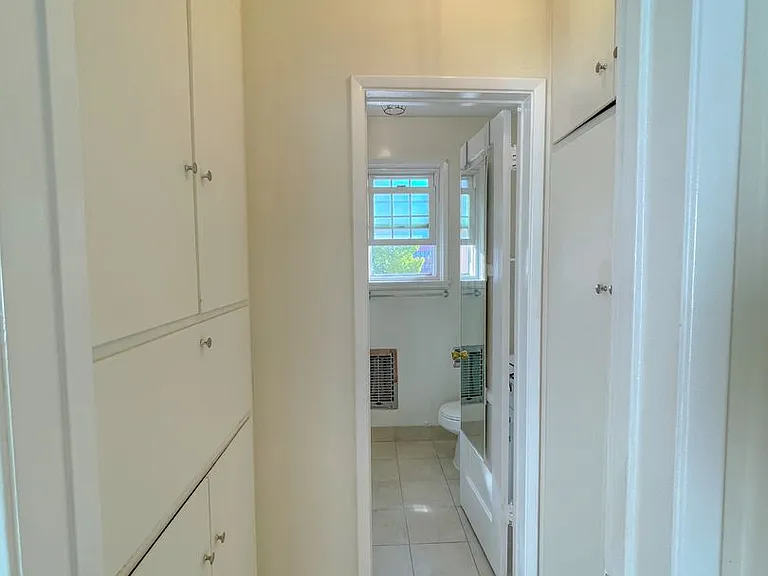 Eastborne Apartments — Photo 8
