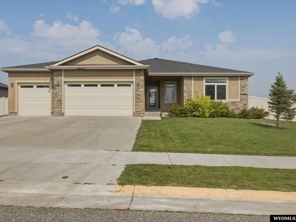 2912 Croydon Dr, Casper, WY 82609
