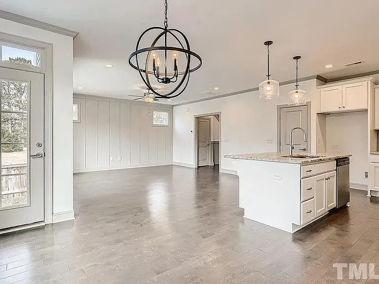 501 Germaine St — Photo 7