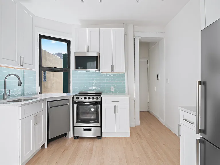 332 E 4th St #56 — Photo 1