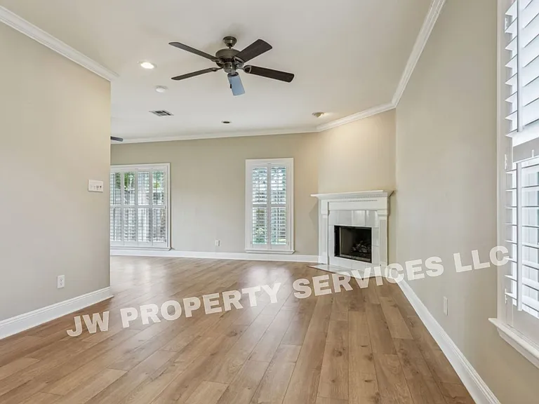3412 White St — Photo 3