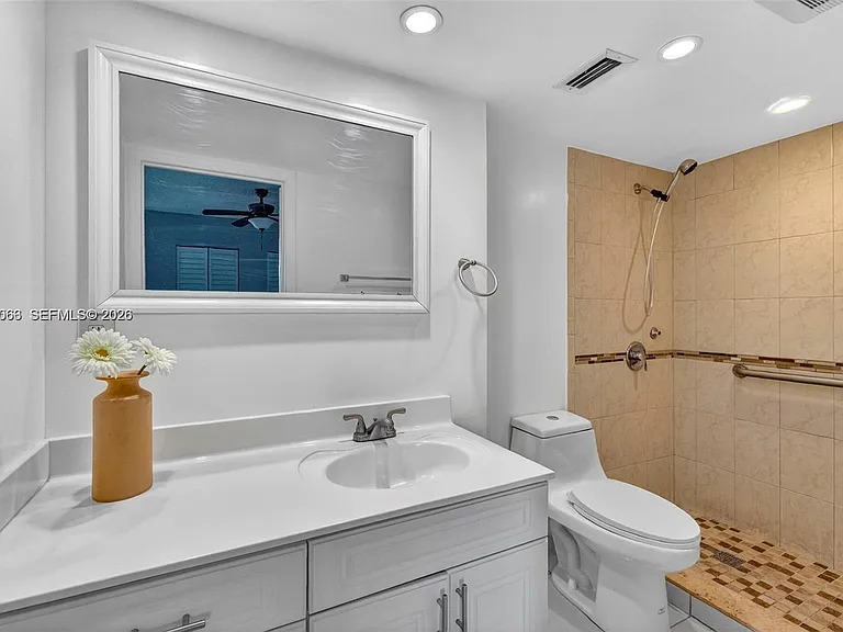 908 Twin Lakes Dr #8-C — Photo 13
