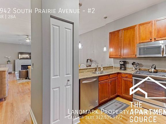 3rd image of 1942 S Prairie Ave Unit 2