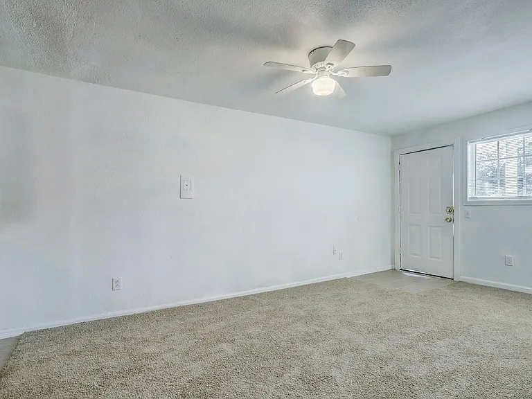 3823 Lydia St #4 — Photo 6