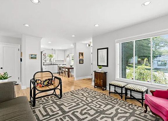 5th image of 3341 E Elgin Dr