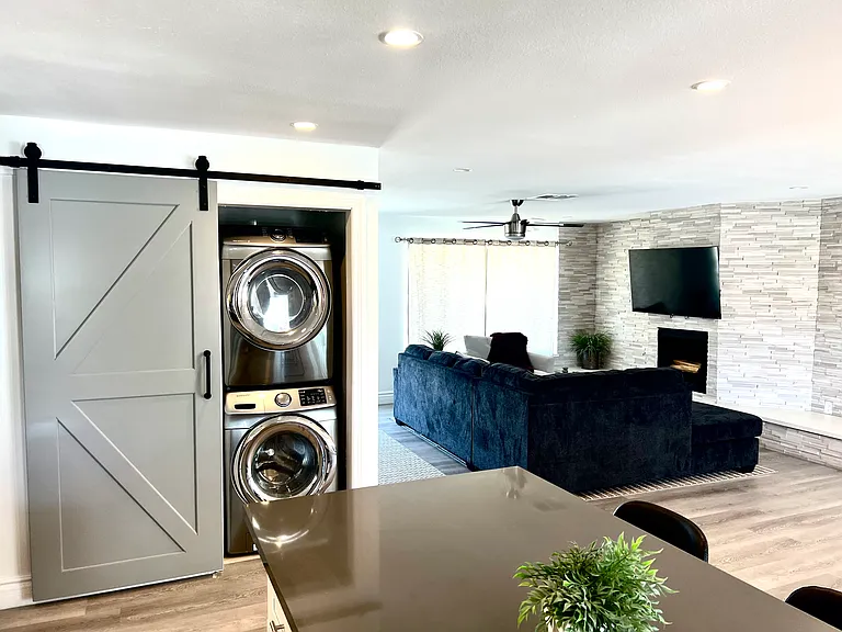 8201 E Mitchell Dr — Photo 18