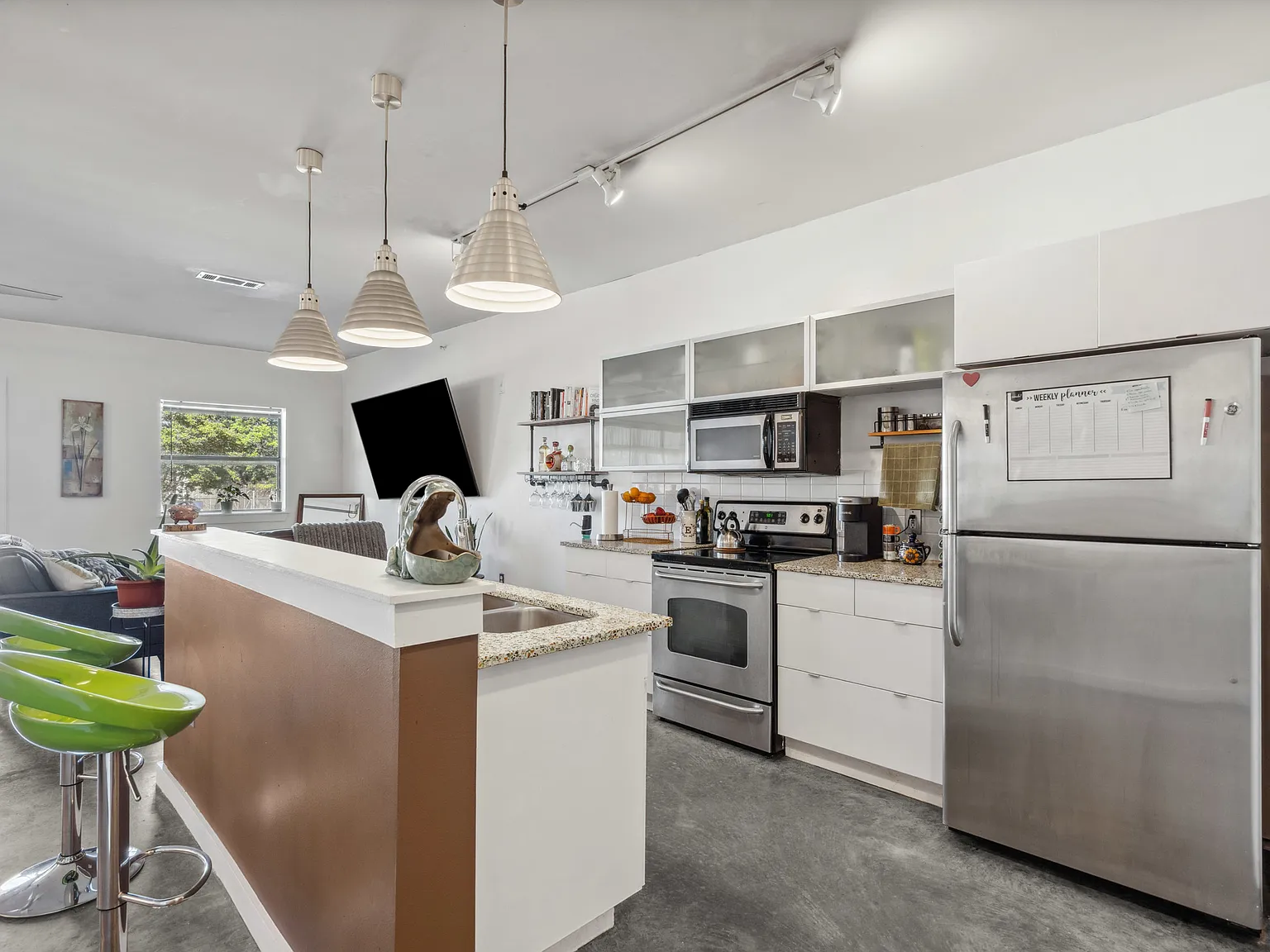 1111 S Akard Street — Photo 3