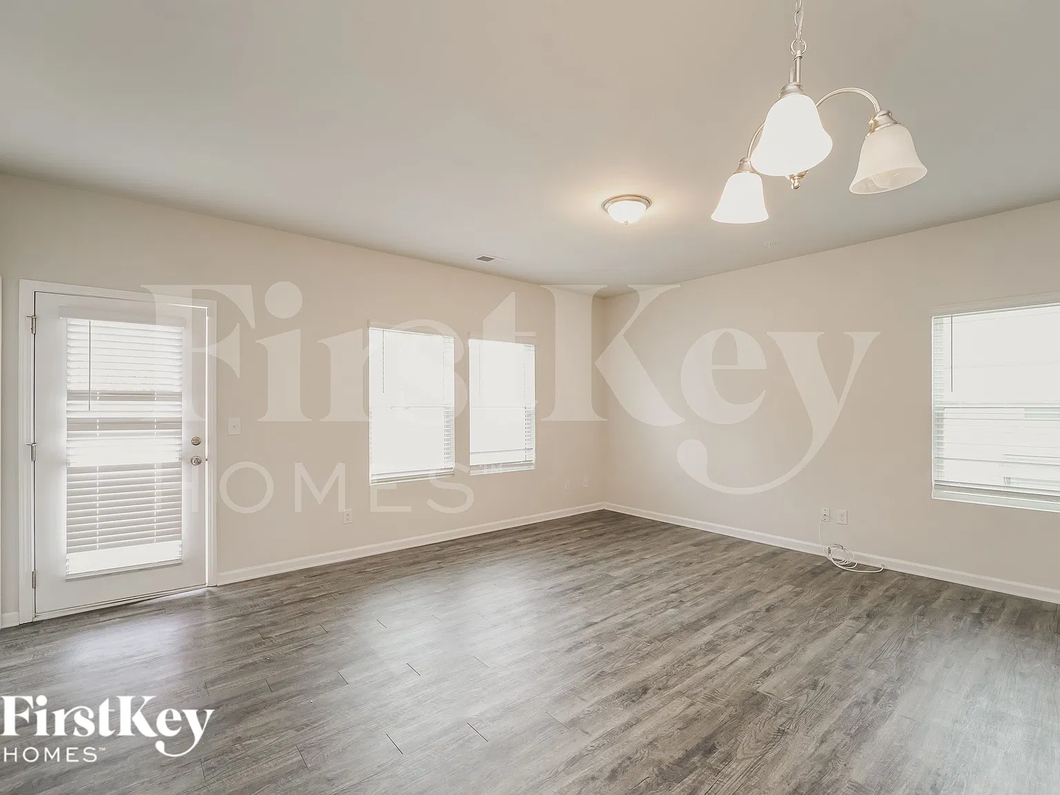 3 bed, 2.5 bath, 1817 sqft, $2,285 — Photo 4