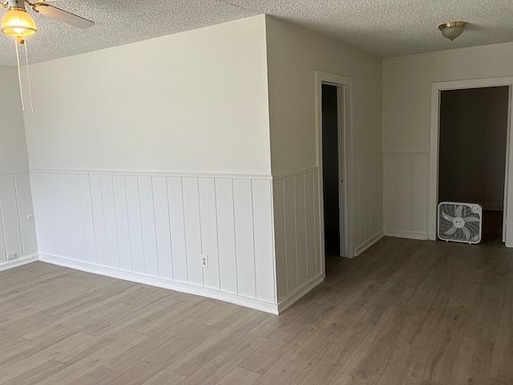 3rd image of 27908 Adon Ave Unit B