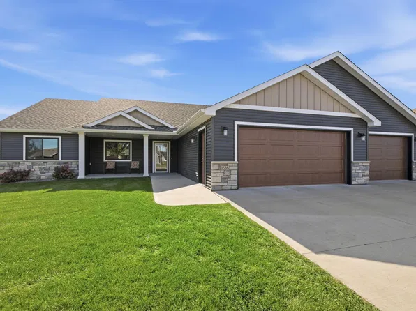 1636 Hurst Castle Rd, Saint Cloud, MN 56303