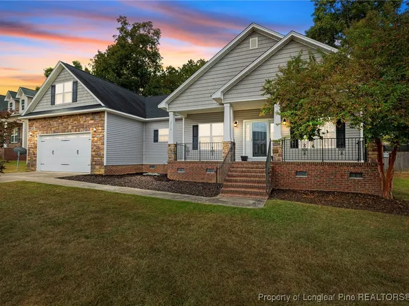 2718 De Koven Dr, Fayetteville, NC 28306