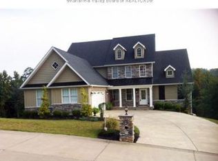 7003 Briarcliff Way, Hurricane, WV 25526