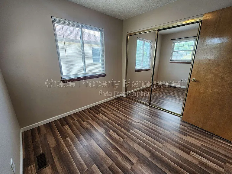 11725 Chase Ct — Photo 12