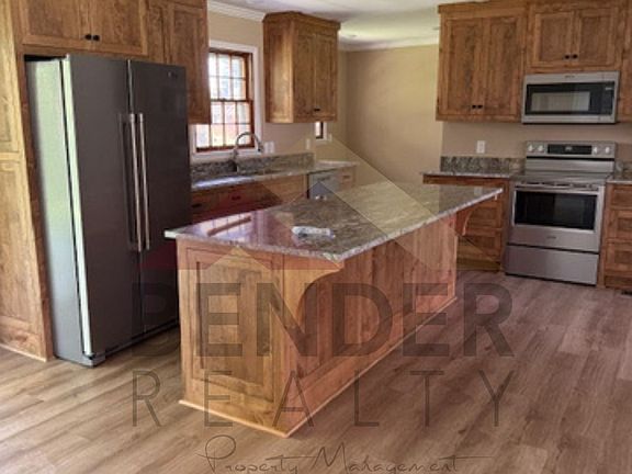 3rd image of 2100 Eugenia Ave NW