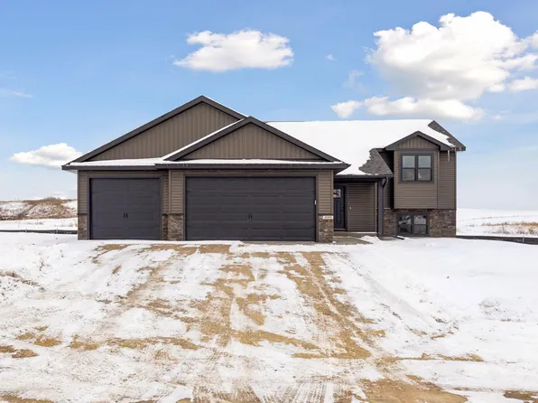 488 Gopher Ct, New Richmond, WI 54017