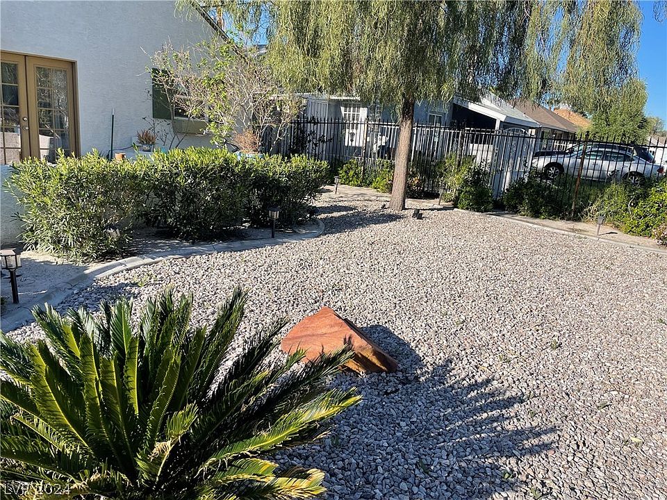 1st image of 1050 Bracken Ave