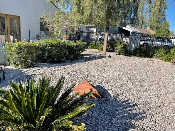 1050 Bracken Ave, Las Vegas, NV 89104