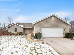 69862 Roy Dr, Edwardsburg, MI 49112