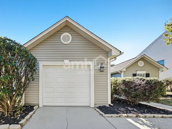 14116 Riding Hill Ave, Charlotte, NC 28213