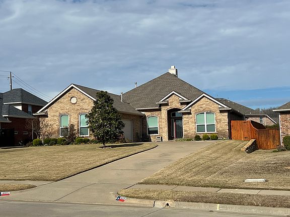2nd image of 405 Doyle Dr
