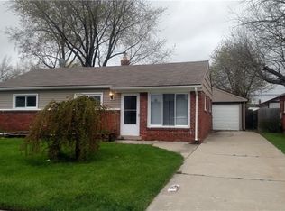 26083 Kathy St, Roseville, MI 48066