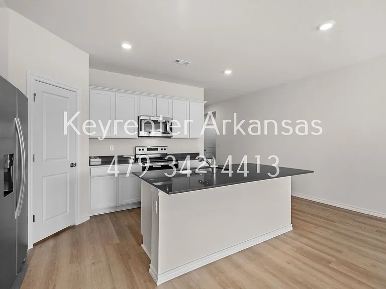 1317 Bates St — Photo 10