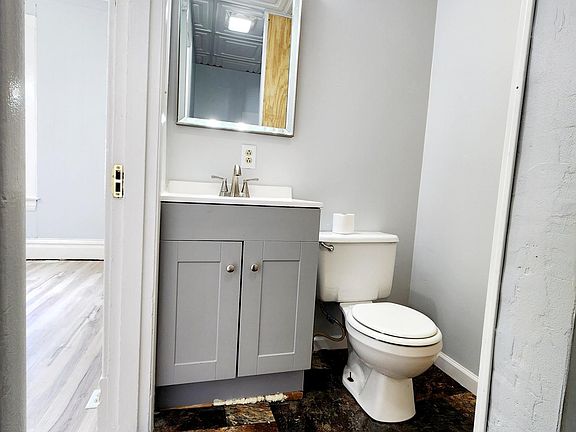 4th image of 1439 Whitener St #1