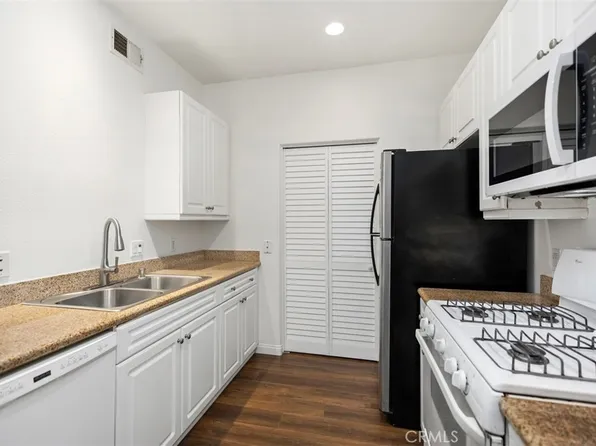 2124 Watermarke Pl, Irvine, CA 92612