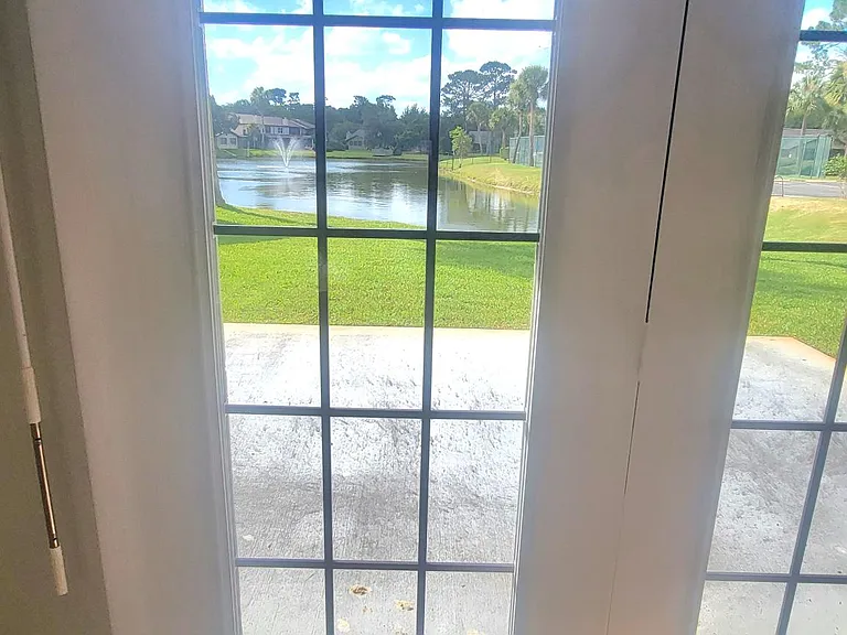 107 Deer Lake Cir — Photo 4
