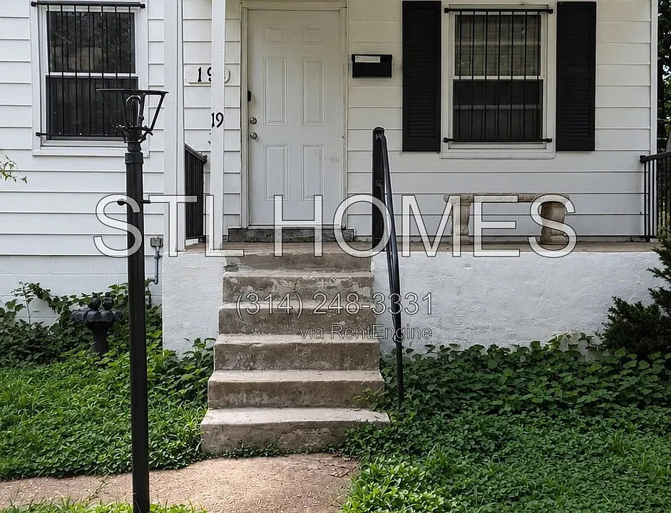 19 N Harvey Ave