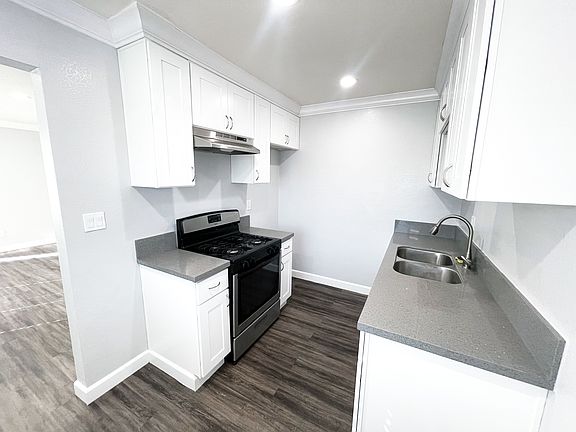 3rd image of 117 14th St #C
