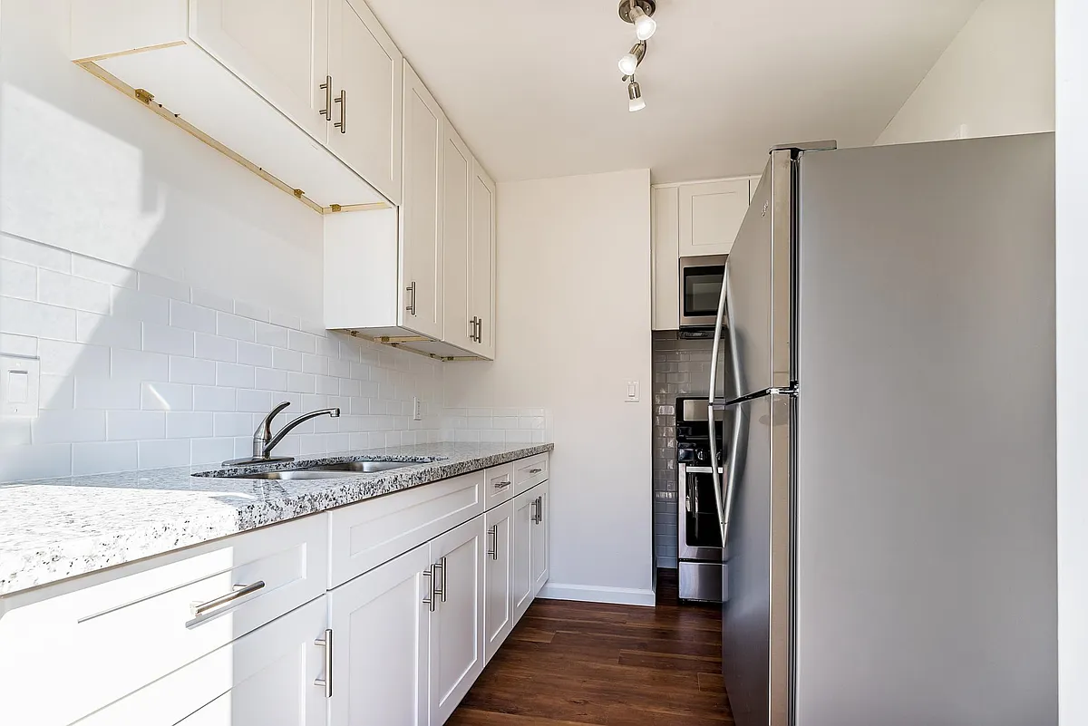 Building Photo - 314 Dahlia Ave