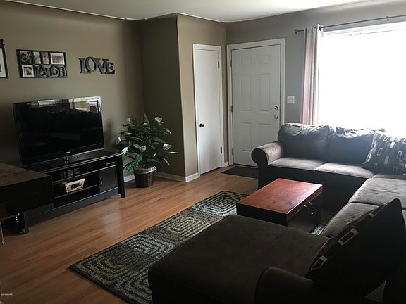 4th image of 1406 4th St NW