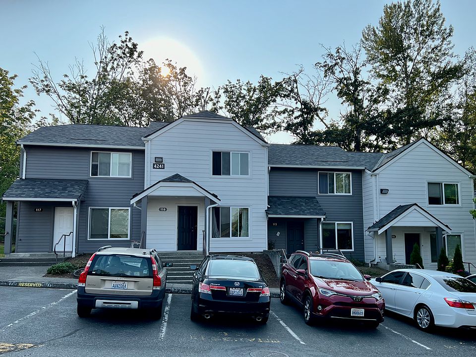 Center white condo
