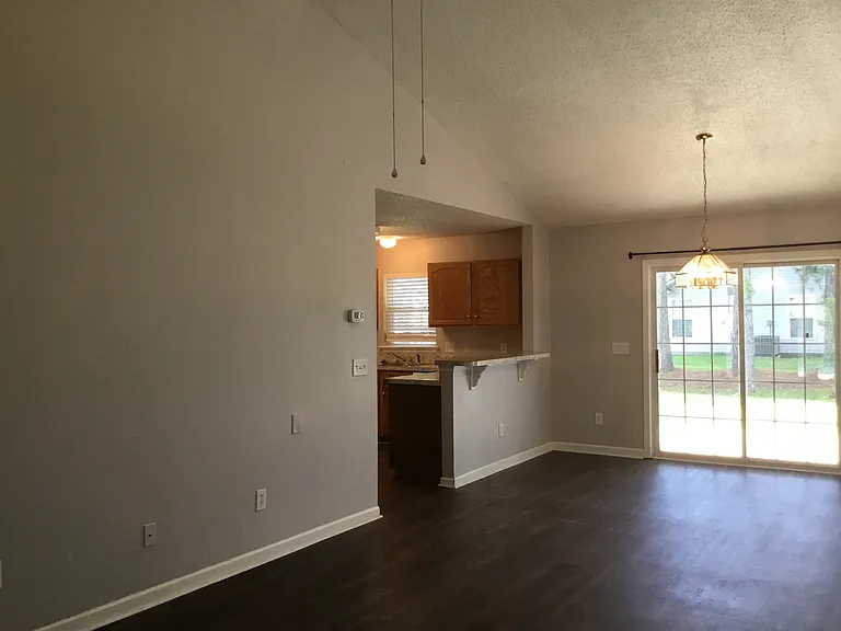 38 Sandy Pointe Dr — Photo 10